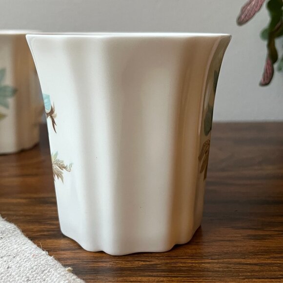 Royal Grafton Fine Bone China 2 Mugs Light Blue Flowers 7 oz England - Picture 6 of 11